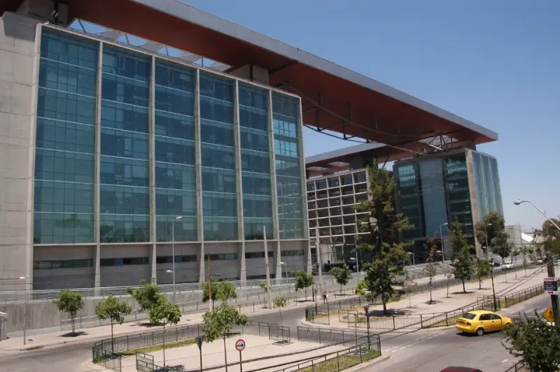 Edificio del 9° Juzgado de Garantía de Santiago