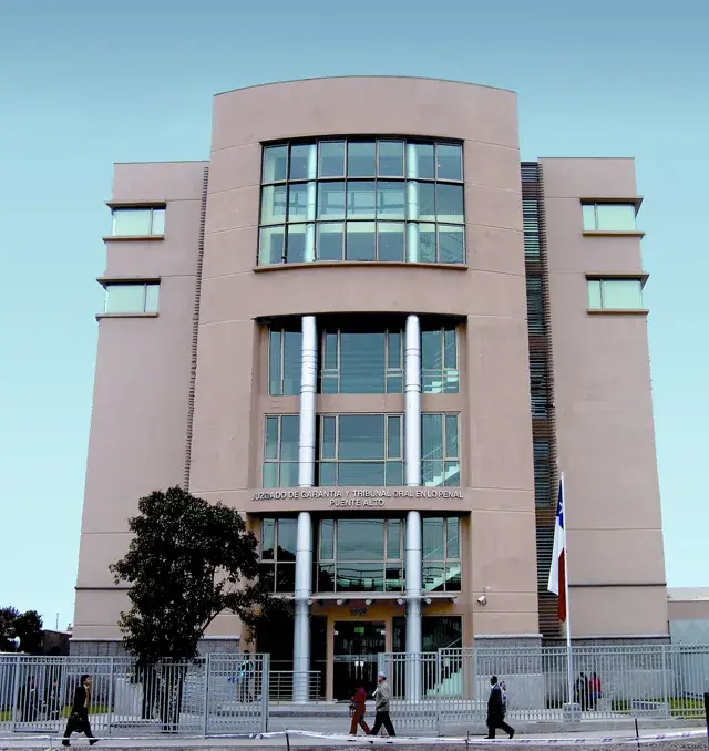 Edificio del Tribunal de Juicio Oral en lo Penal de Puente Alto