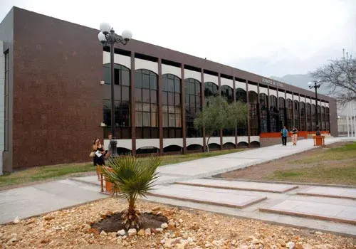 Edificio del 2° Juzgado de Letras de Iquique