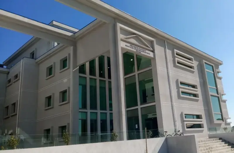 Edificio del Tribunal de Juicio Oral en lo Penal de Linares