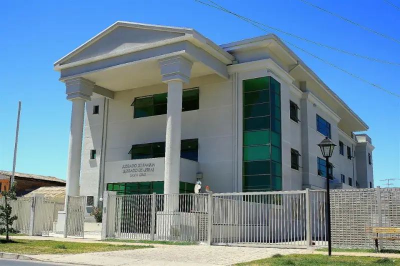 Edificio del 1° Juzgado de Letras de Santa Cruz